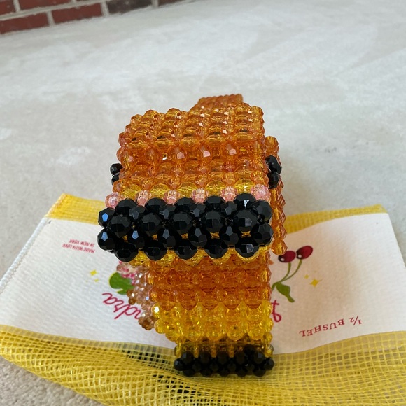 ADORABLE NWT SUSAN ALEXANDRA BEADED WEENY DACHSHUND HANDBAG WITH CRITTER CHARM - Picture 9 of 15